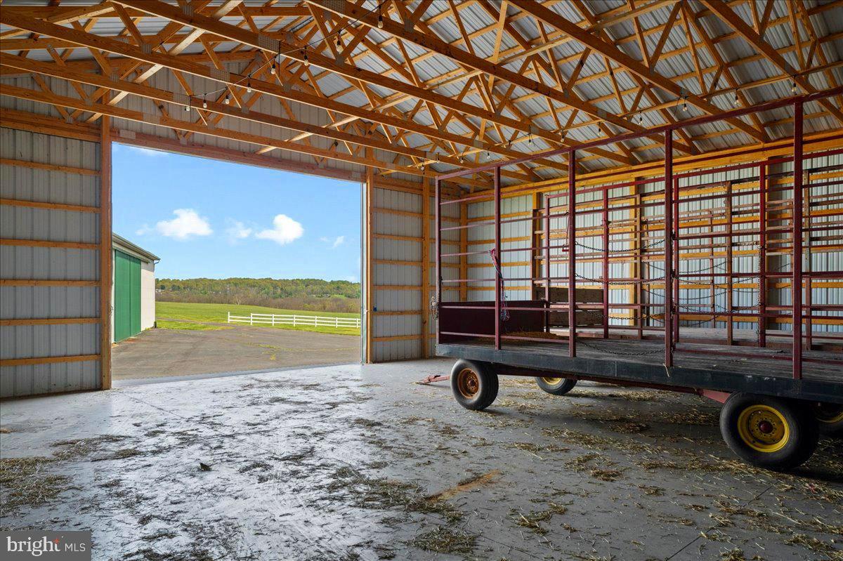 KINTNERSVILLE - Land