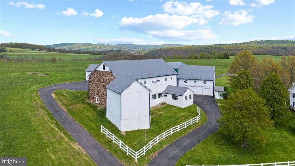 KINTNERSVILLE - Land