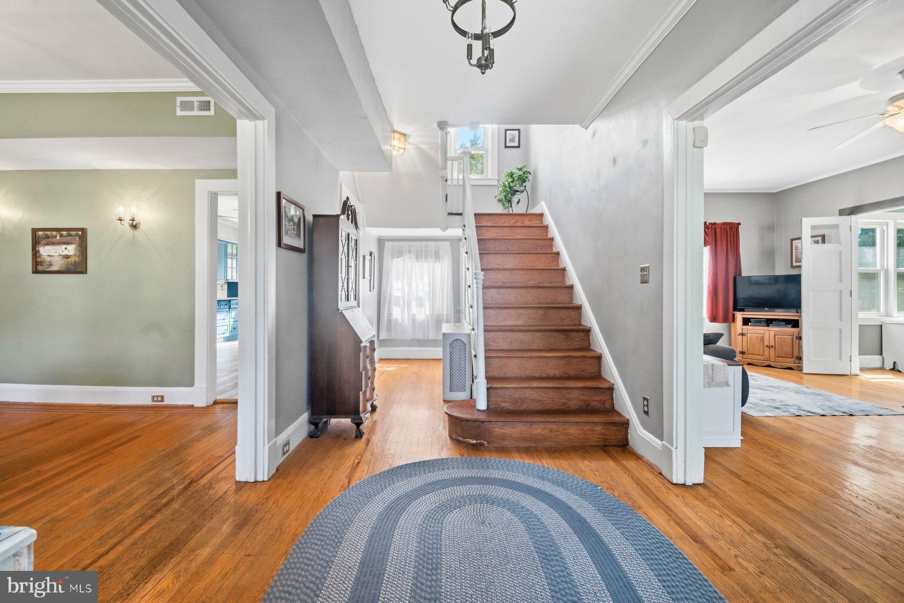 121 FOREST AVENUE
