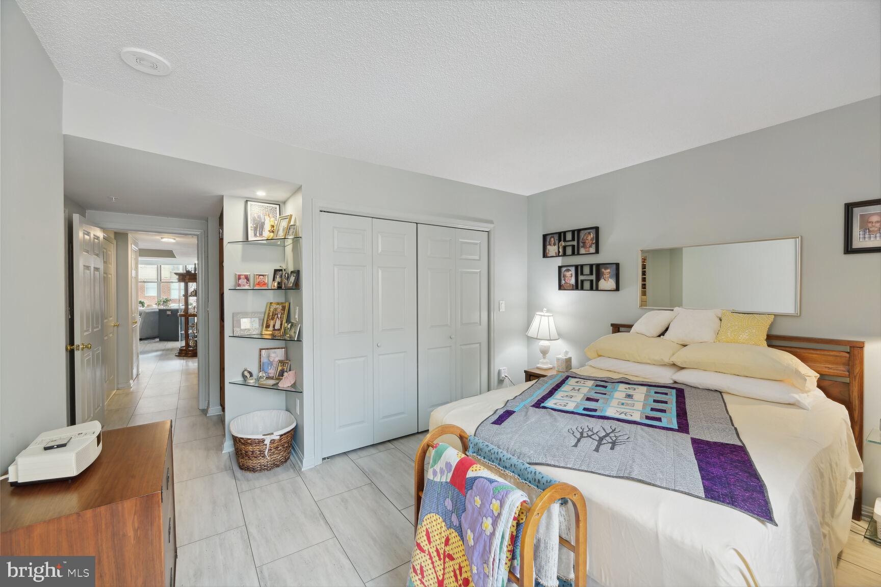 LEXINGTON SQUARE - Residential Lease