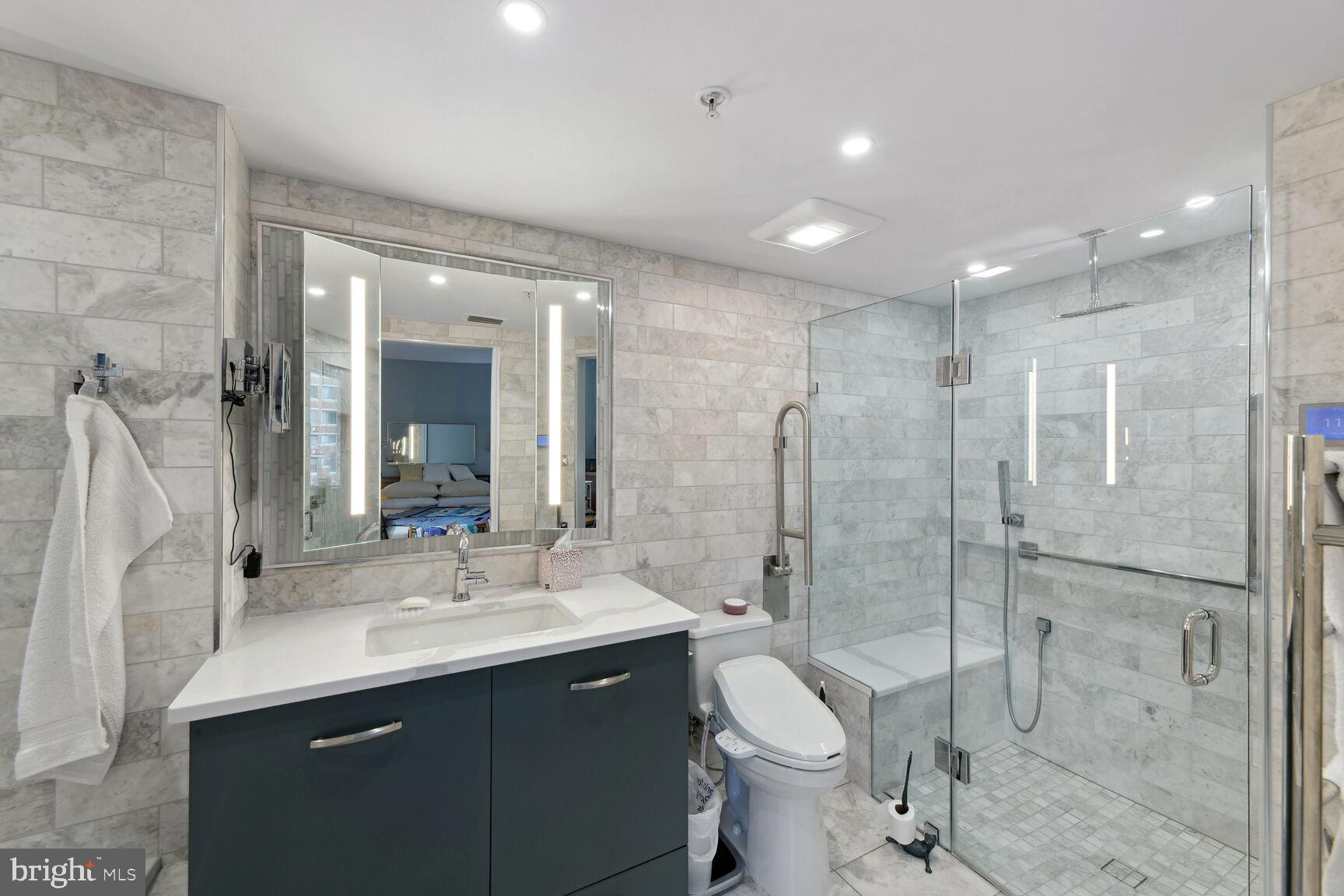 LEXINGTON SQUARE - Residential Lease