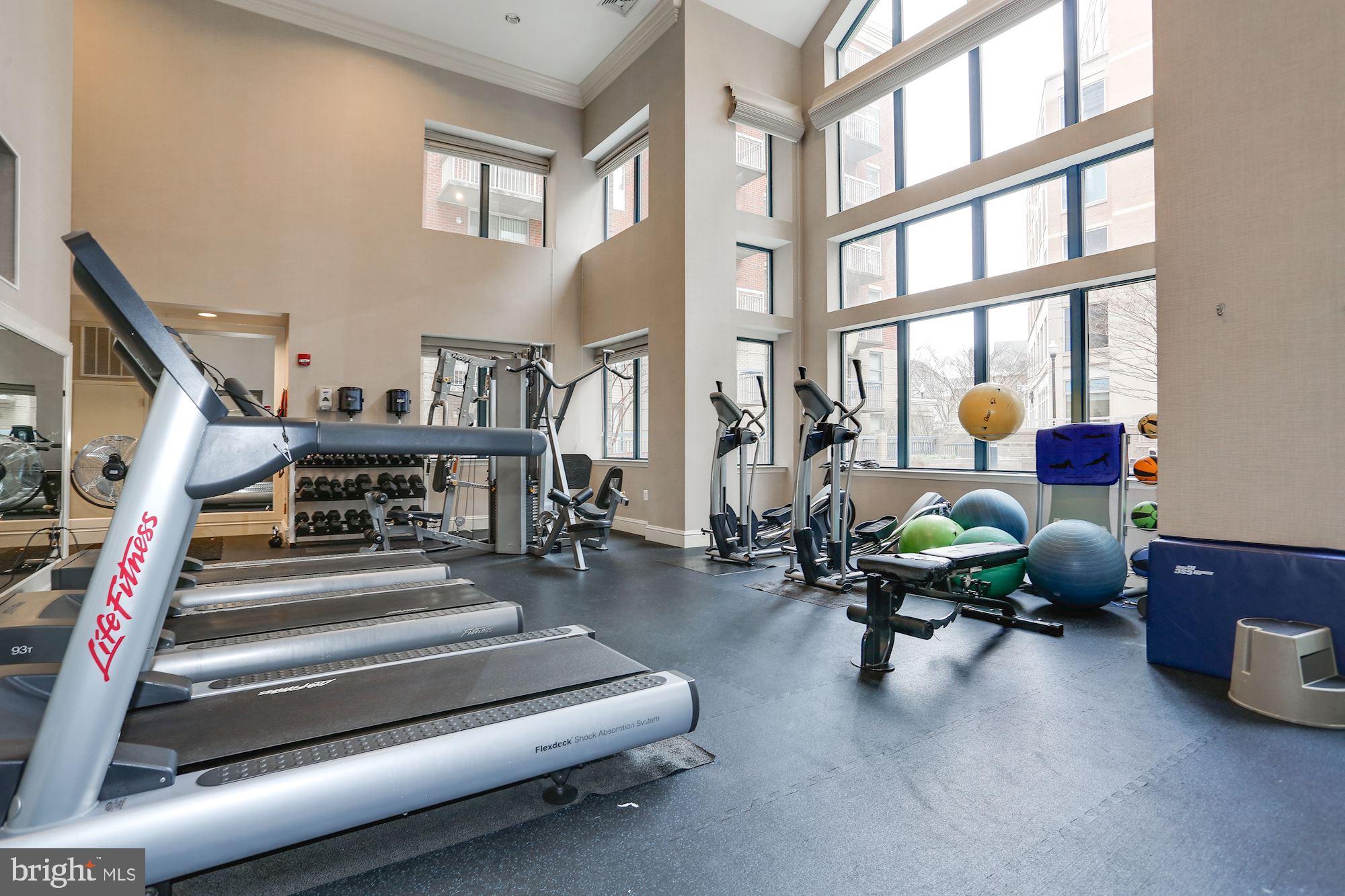 LEXINGTON SQUARE - Residential Lease