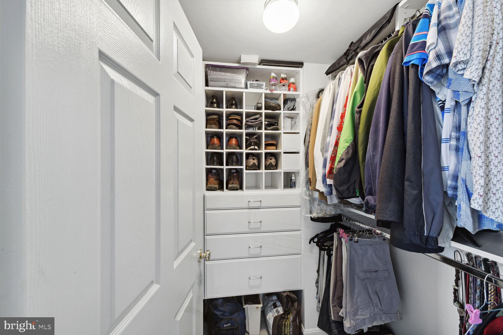 LEXINGTON SQUARE - Residential Lease