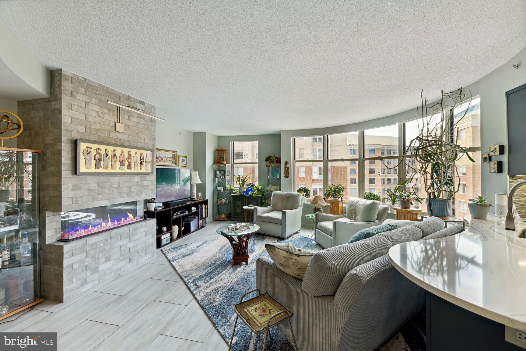 LEXINGTON SQUARE - Residential Lease