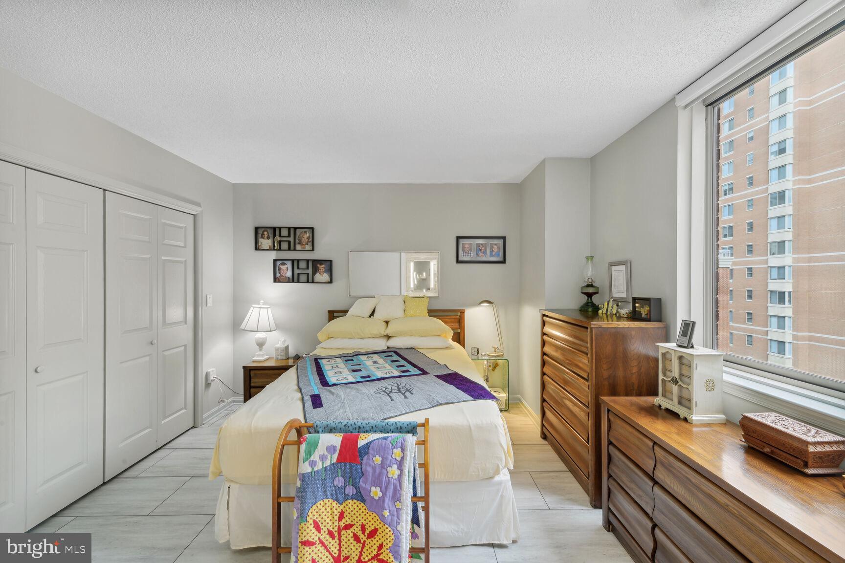 LEXINGTON SQUARE - Residential Lease