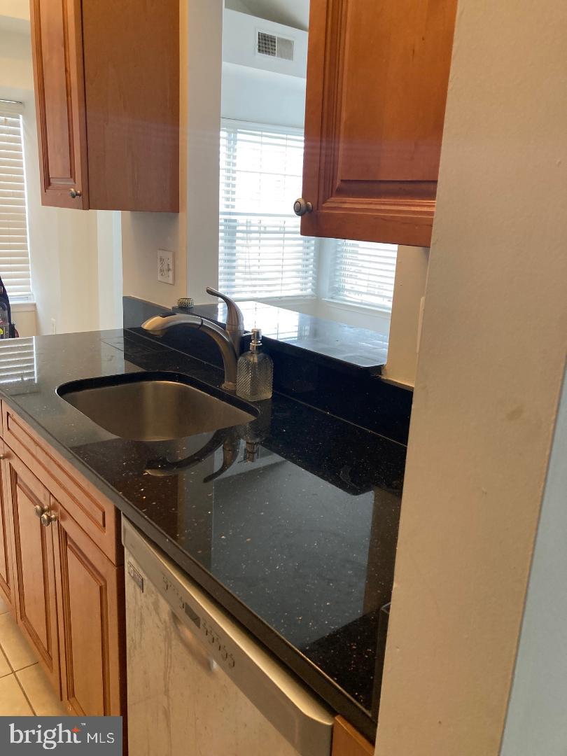 FOUNDERS WALK - Residential Lease