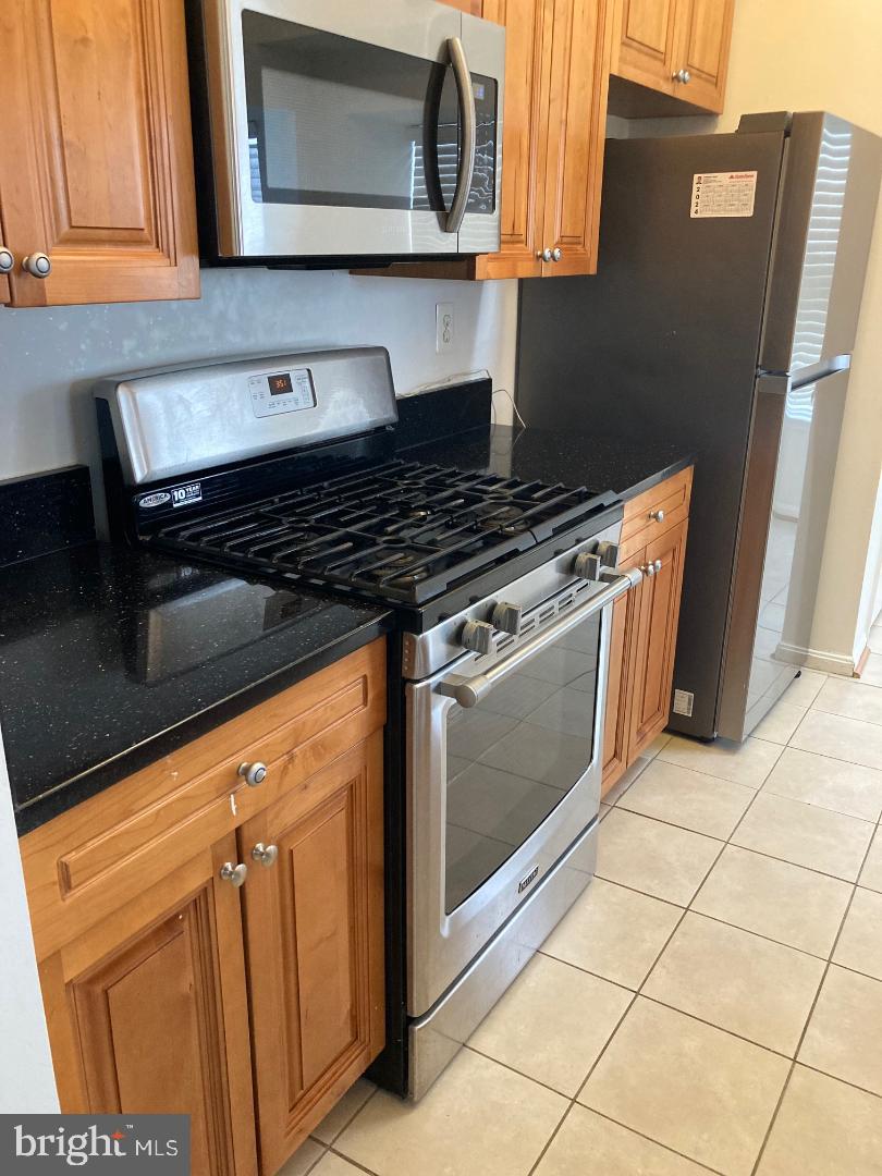 FOUNDERS WALK - Residential Lease