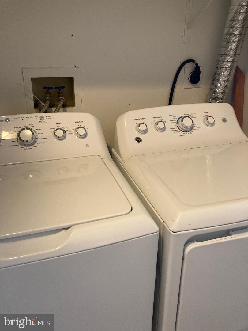 FOUNDERS WALK - Residential Lease