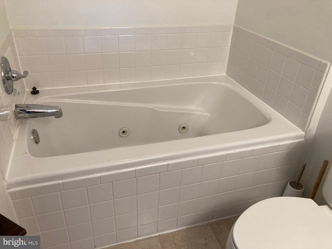 FOUNDERS WALK - Residential Lease