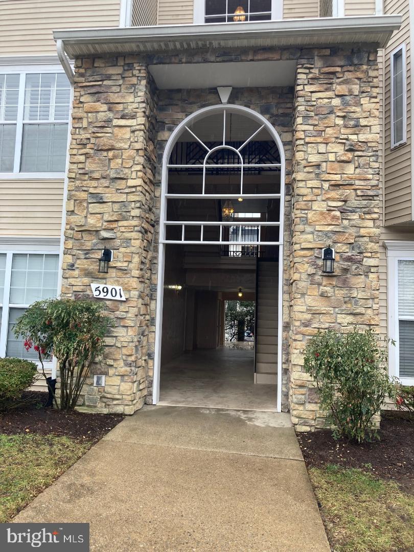 FOUNDERS WALK - Residential Lease