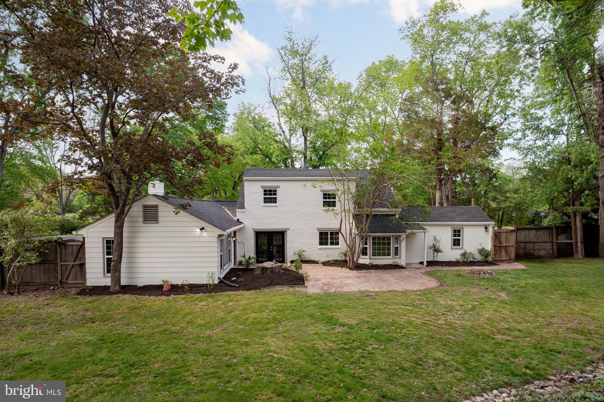 WILTON WOODS - Residential