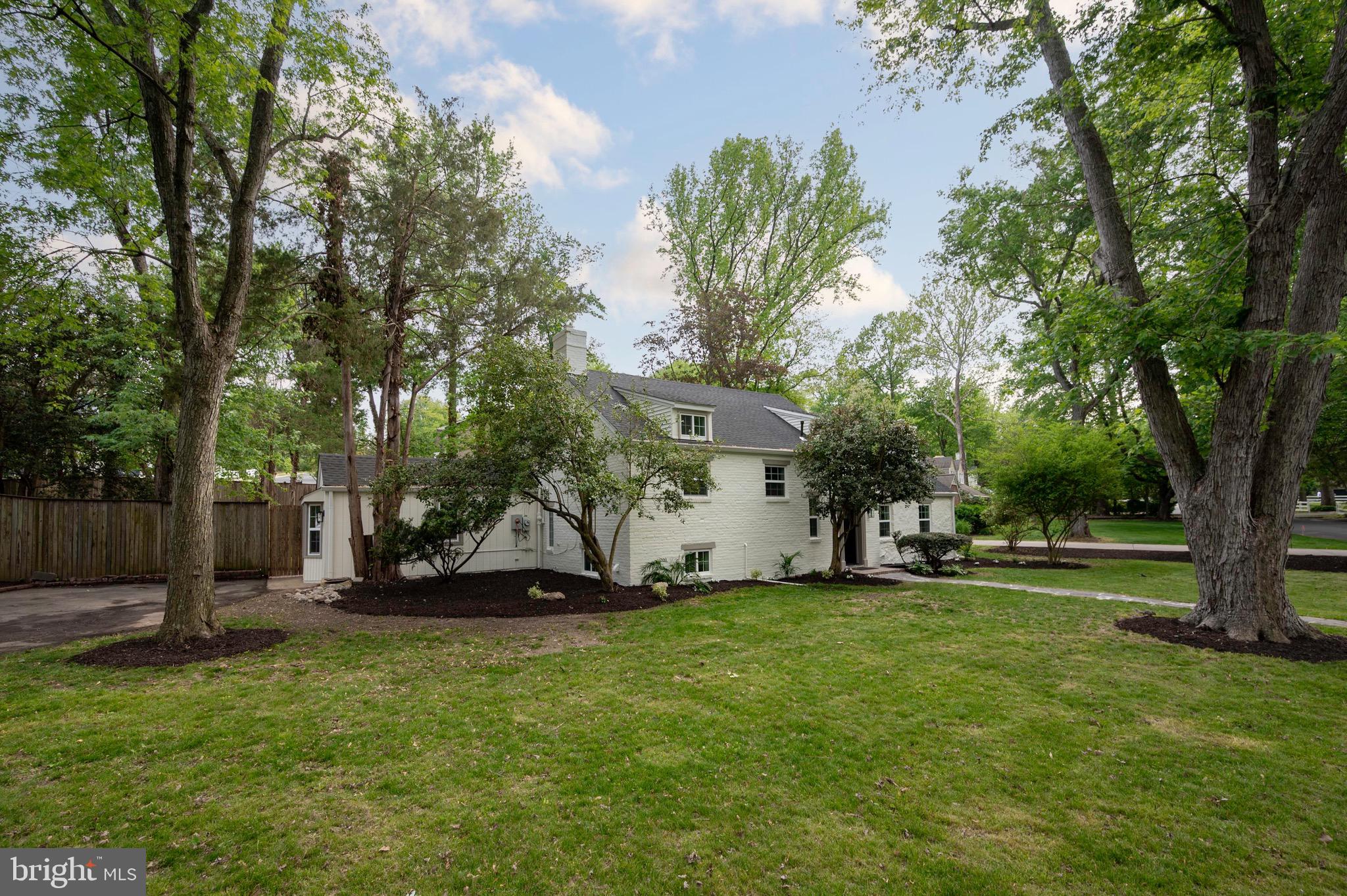 WILTON WOODS - Residential