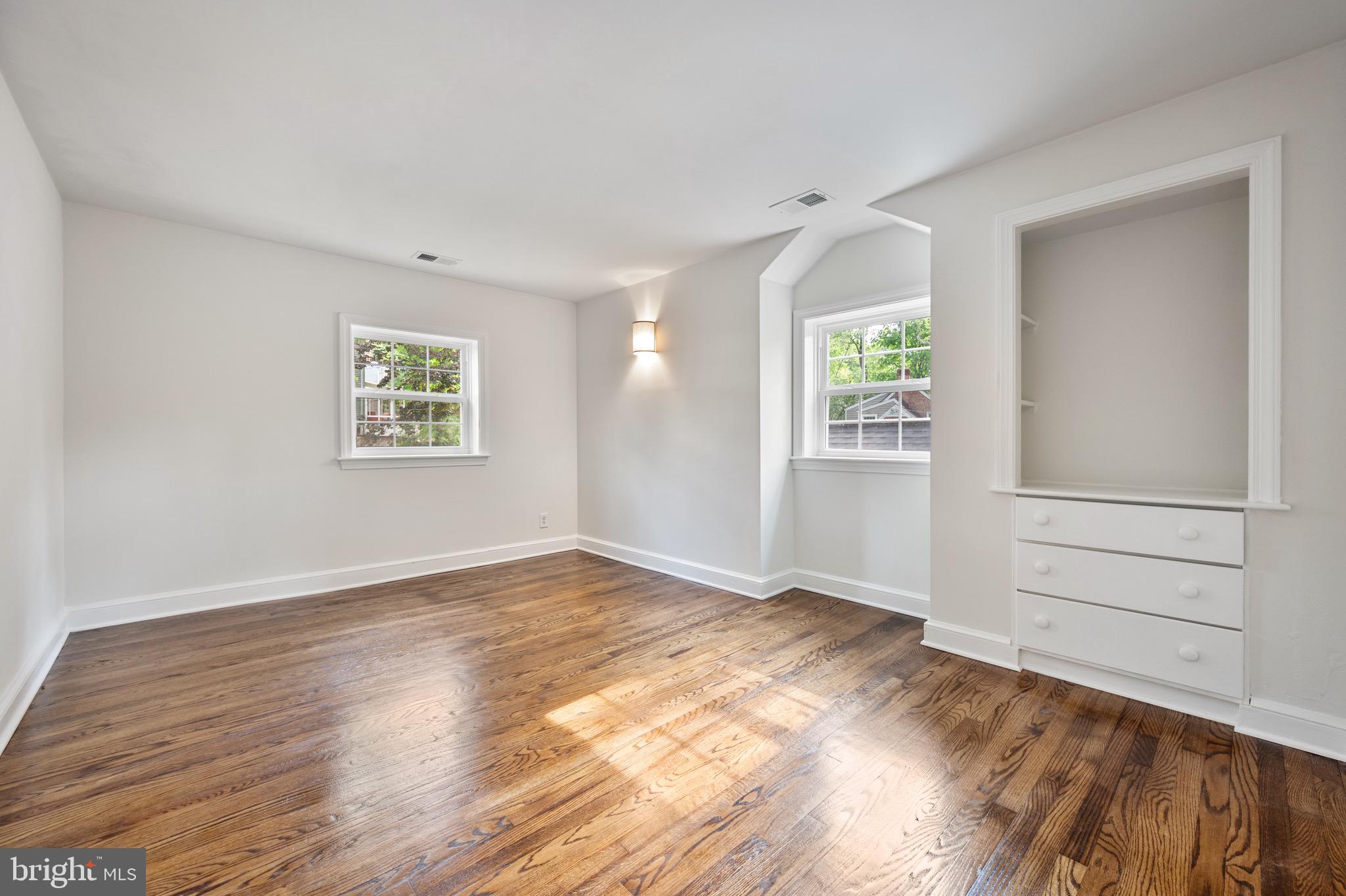 WILTON WOODS - Residential