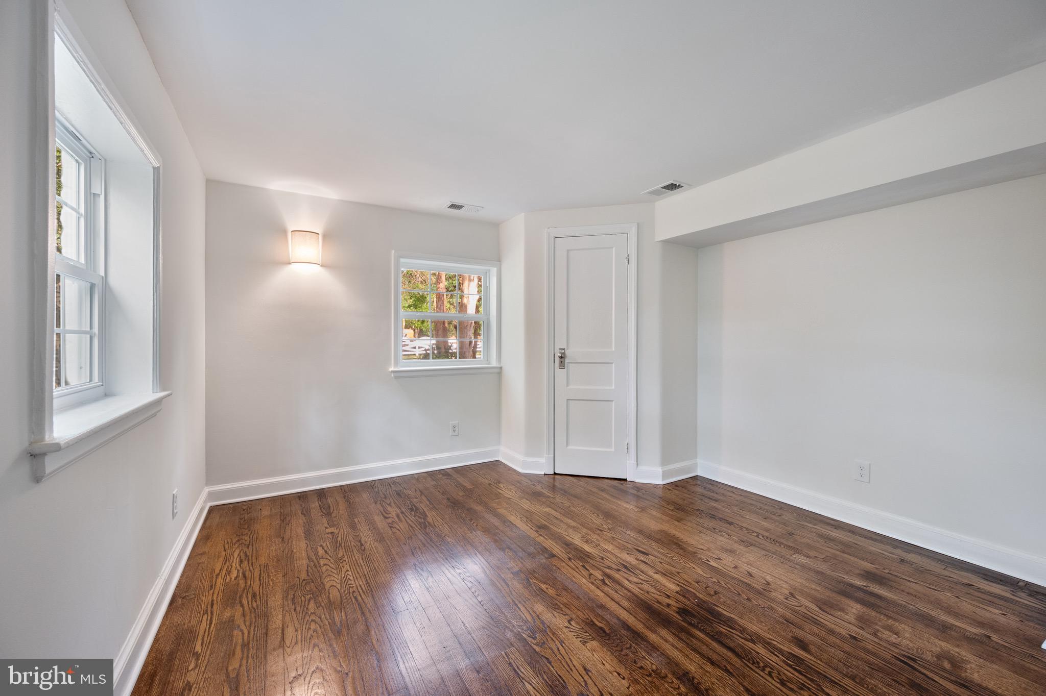 WILTON WOODS - Residential