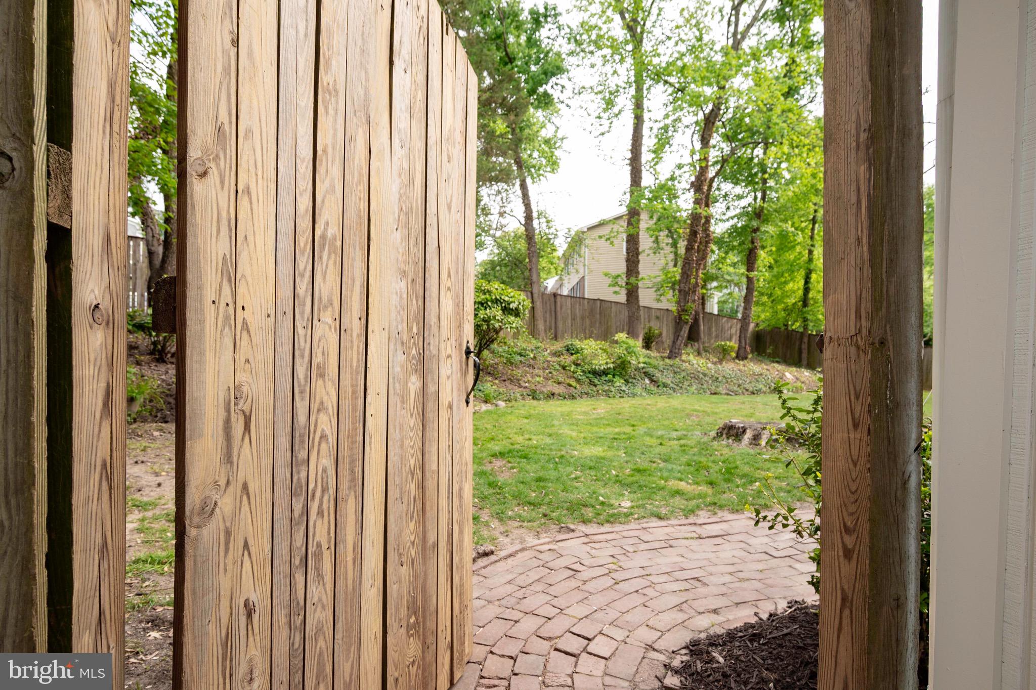 WILTON WOODS - Residential