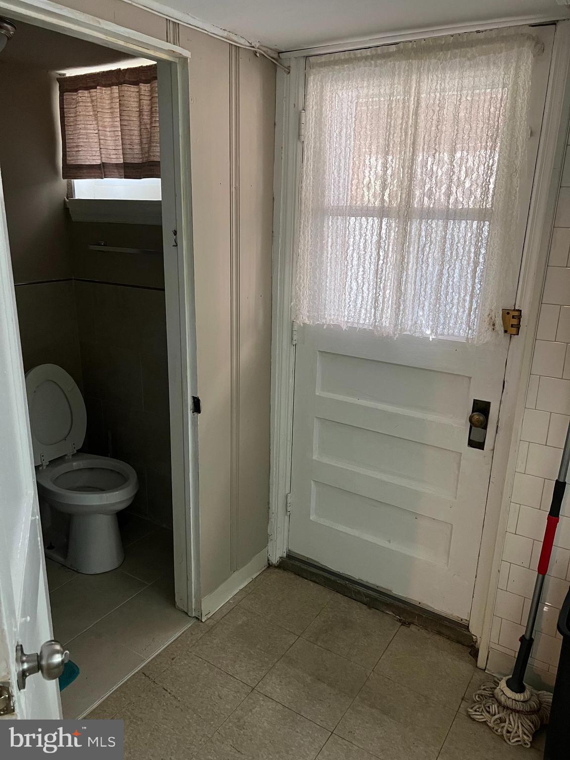 ACADEMY HEIGHTS - Residential Lease