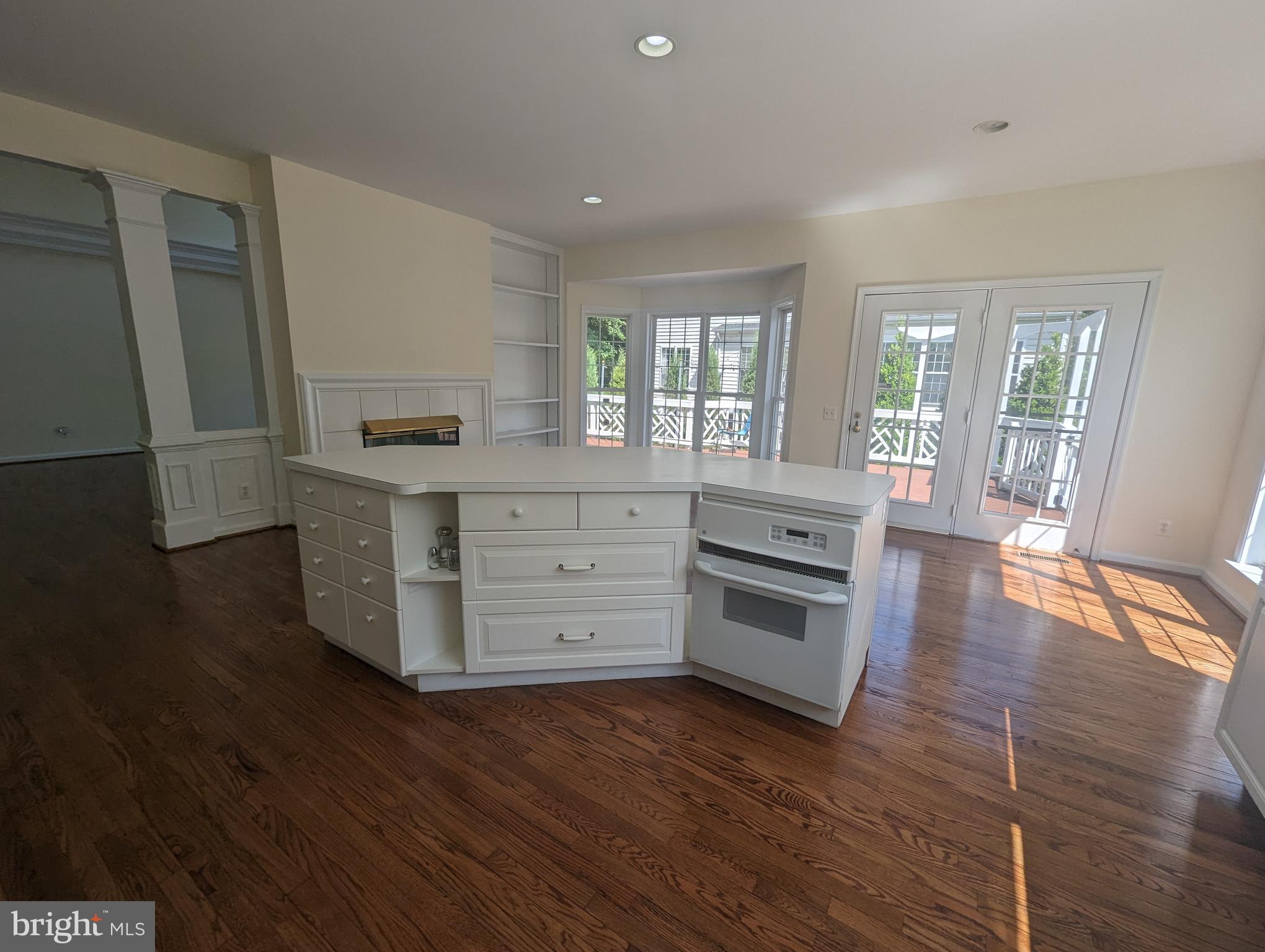 LOWES ISLAND - Residential