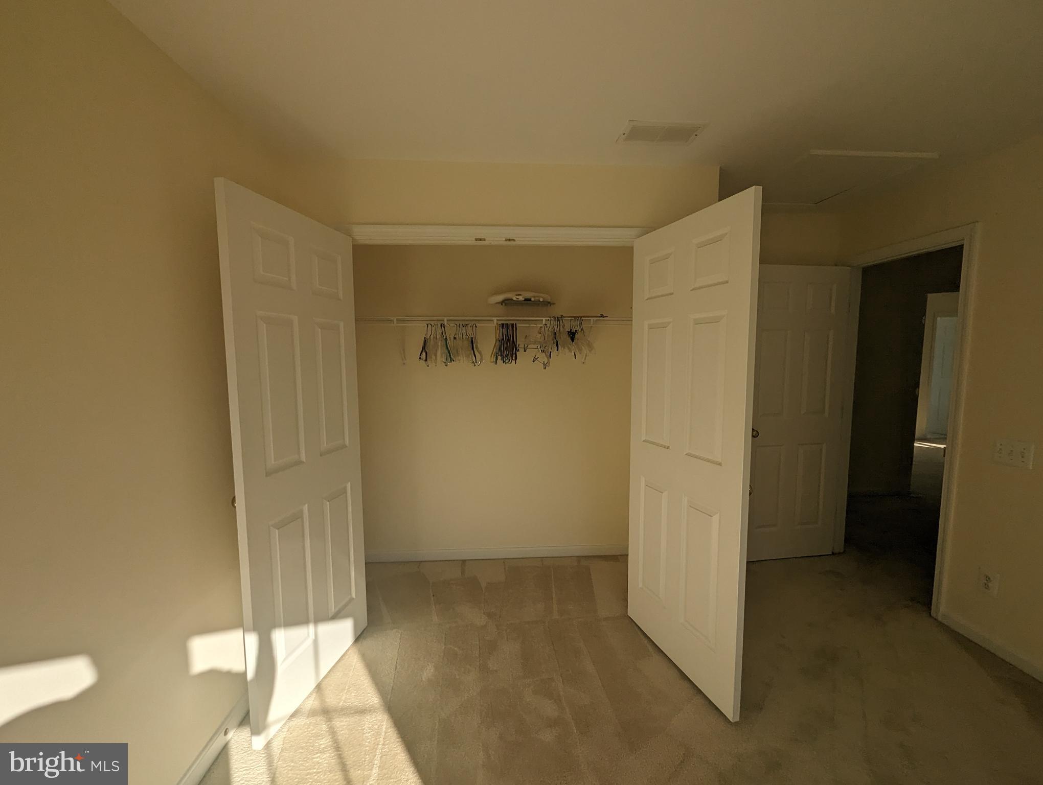 LOWES ISLAND - Residential