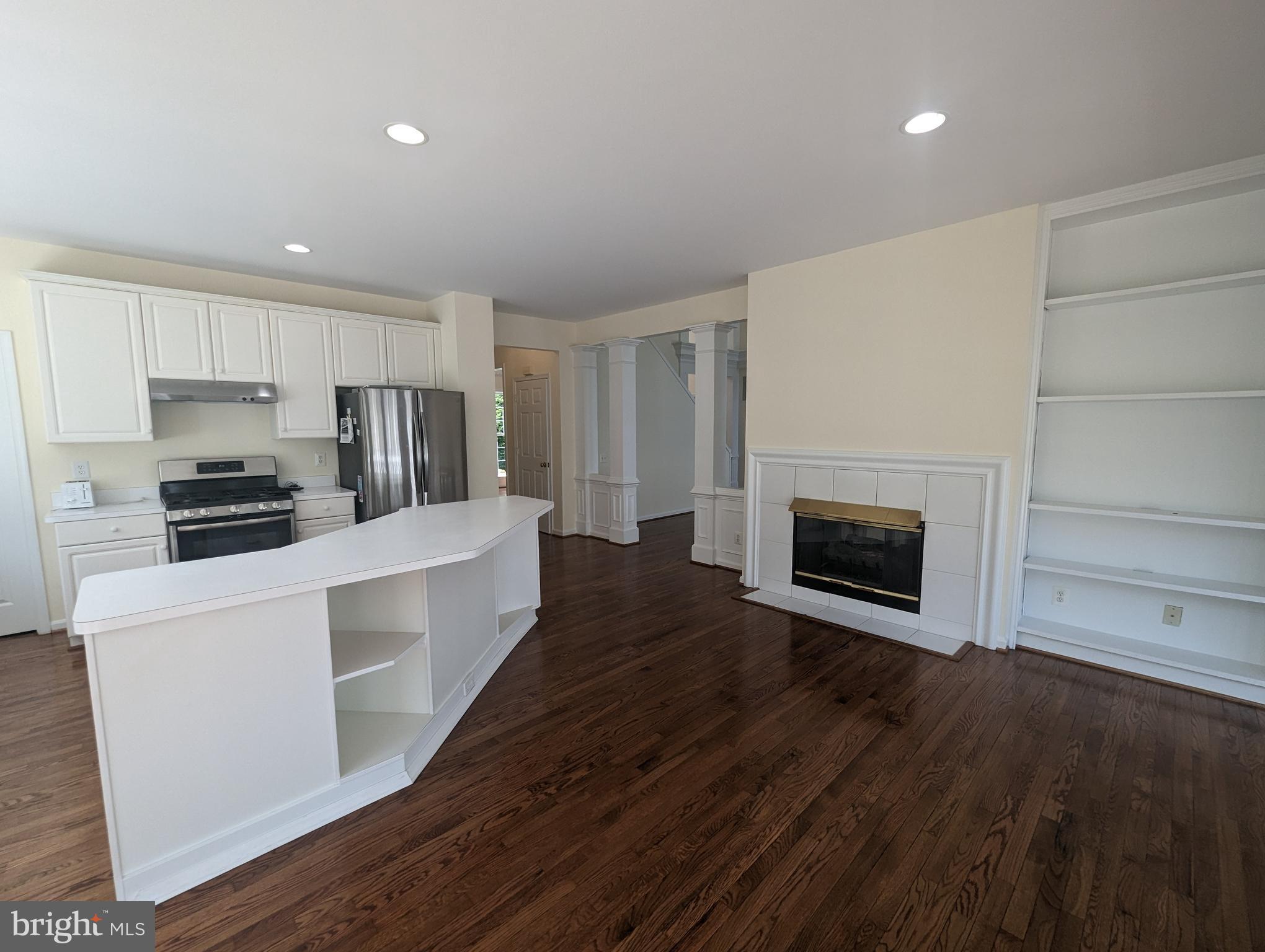 LOWES ISLAND - Residential