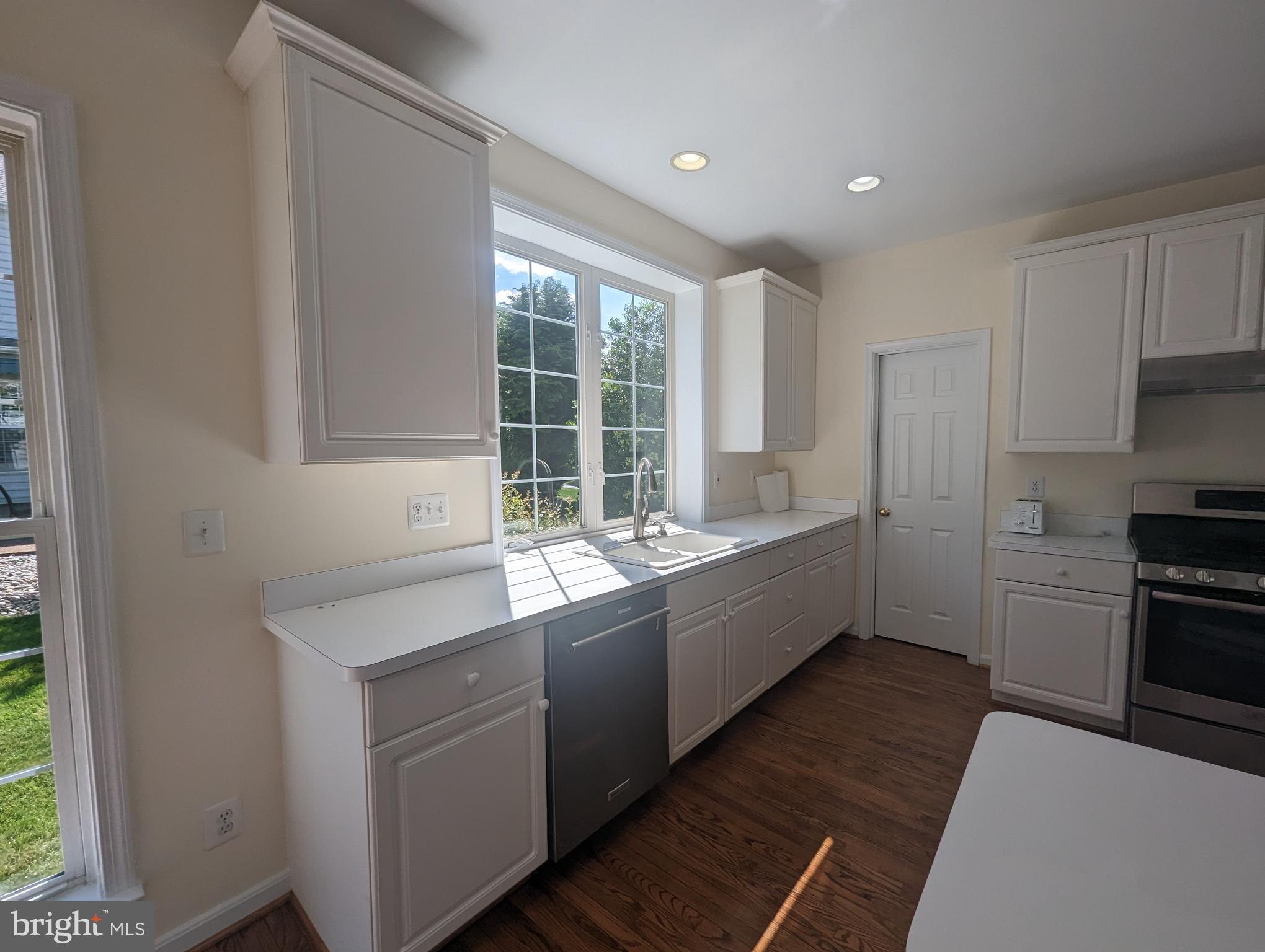 LOWES ISLAND - Residential