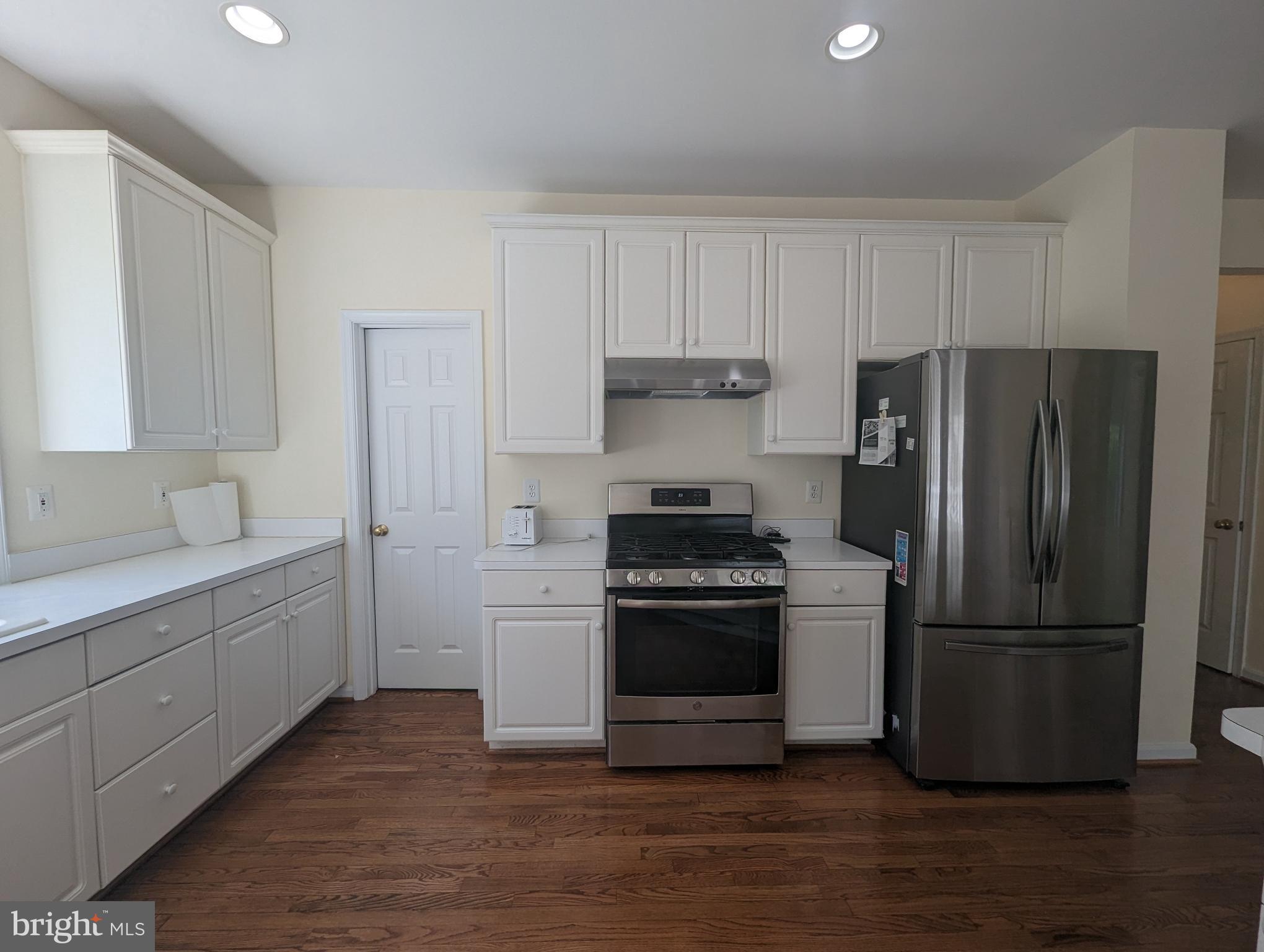 LOWES ISLAND - Residential