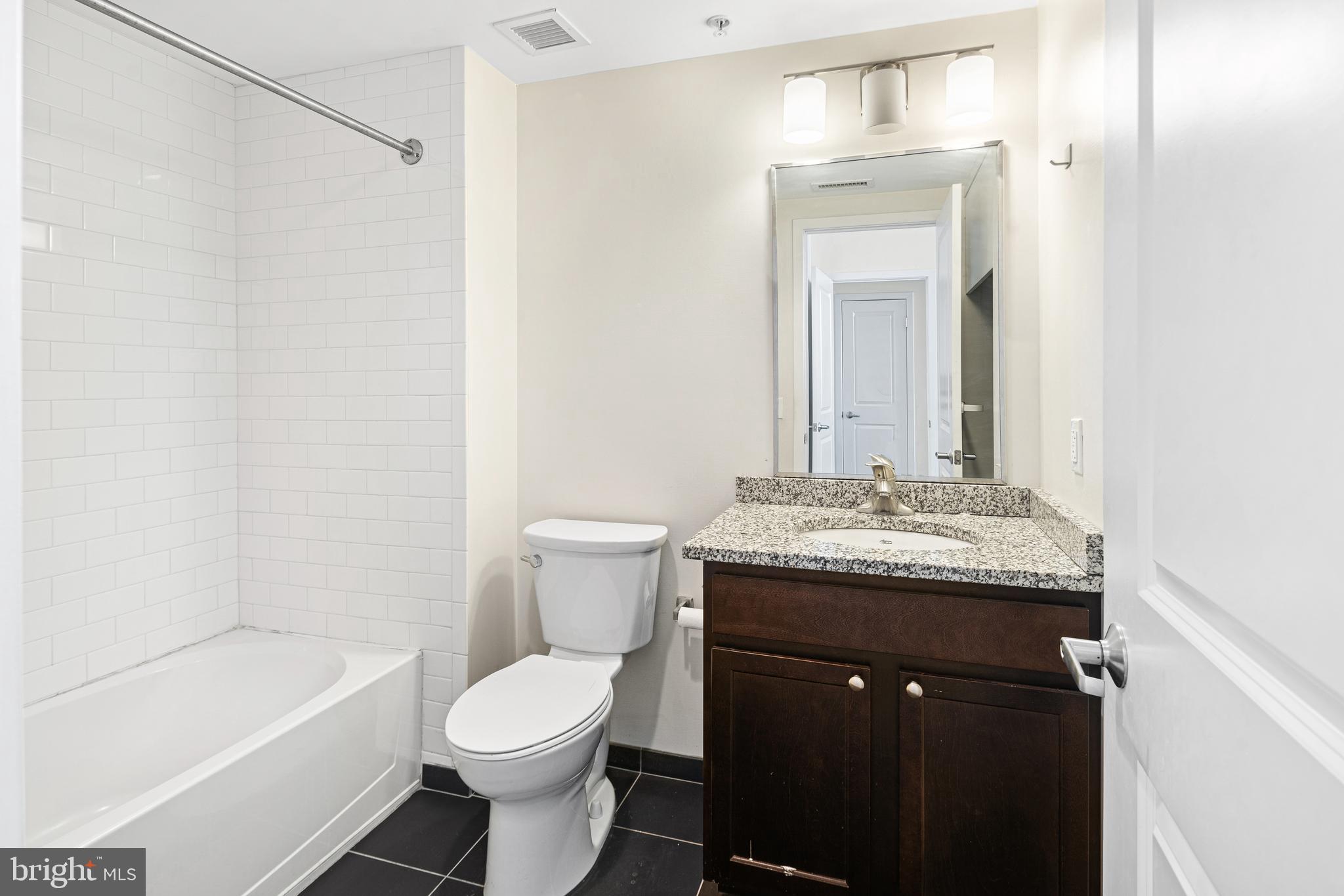 CENTER CITY - Residential Lease