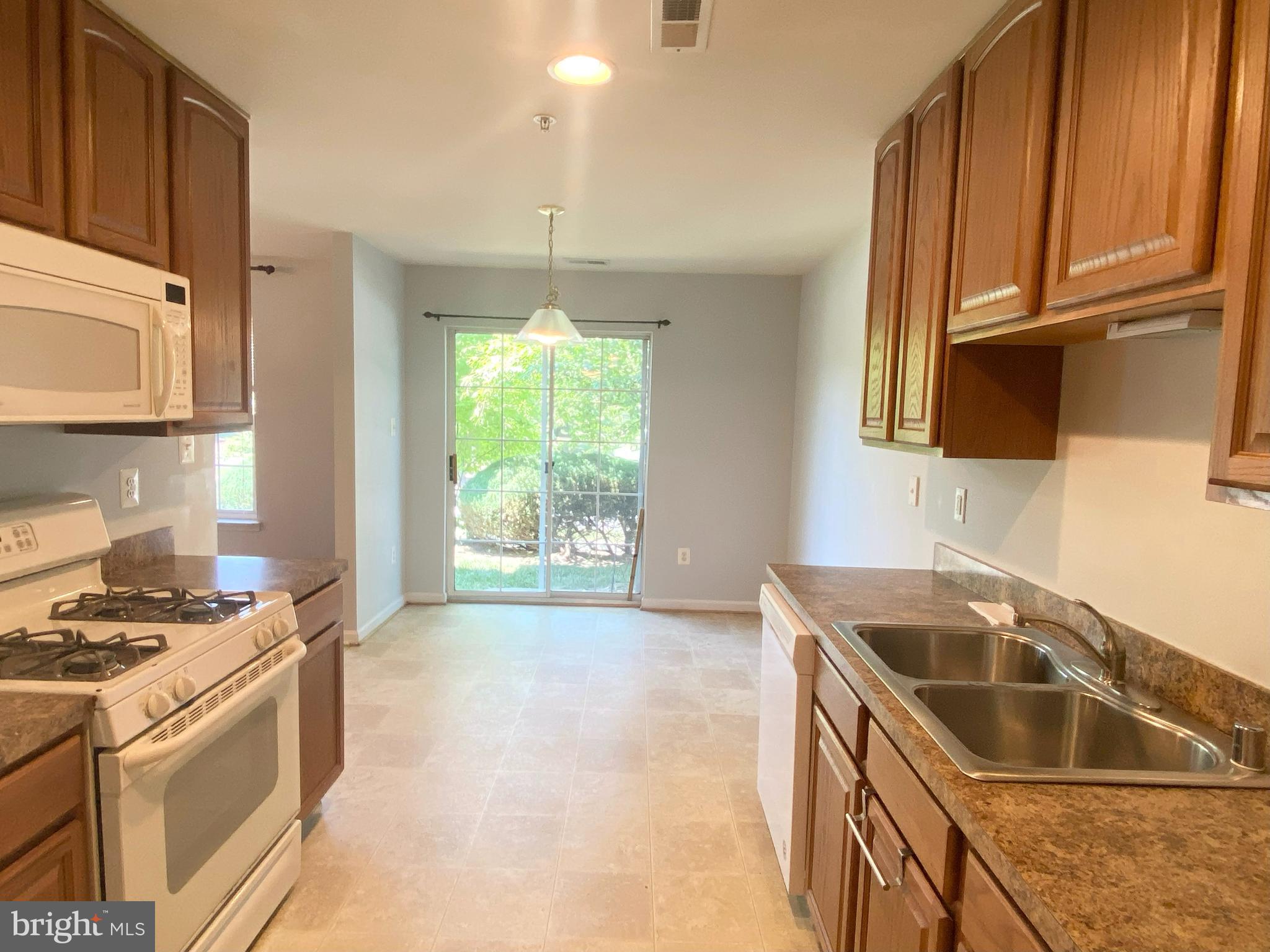 SEVEN OAKS - Residential Lease