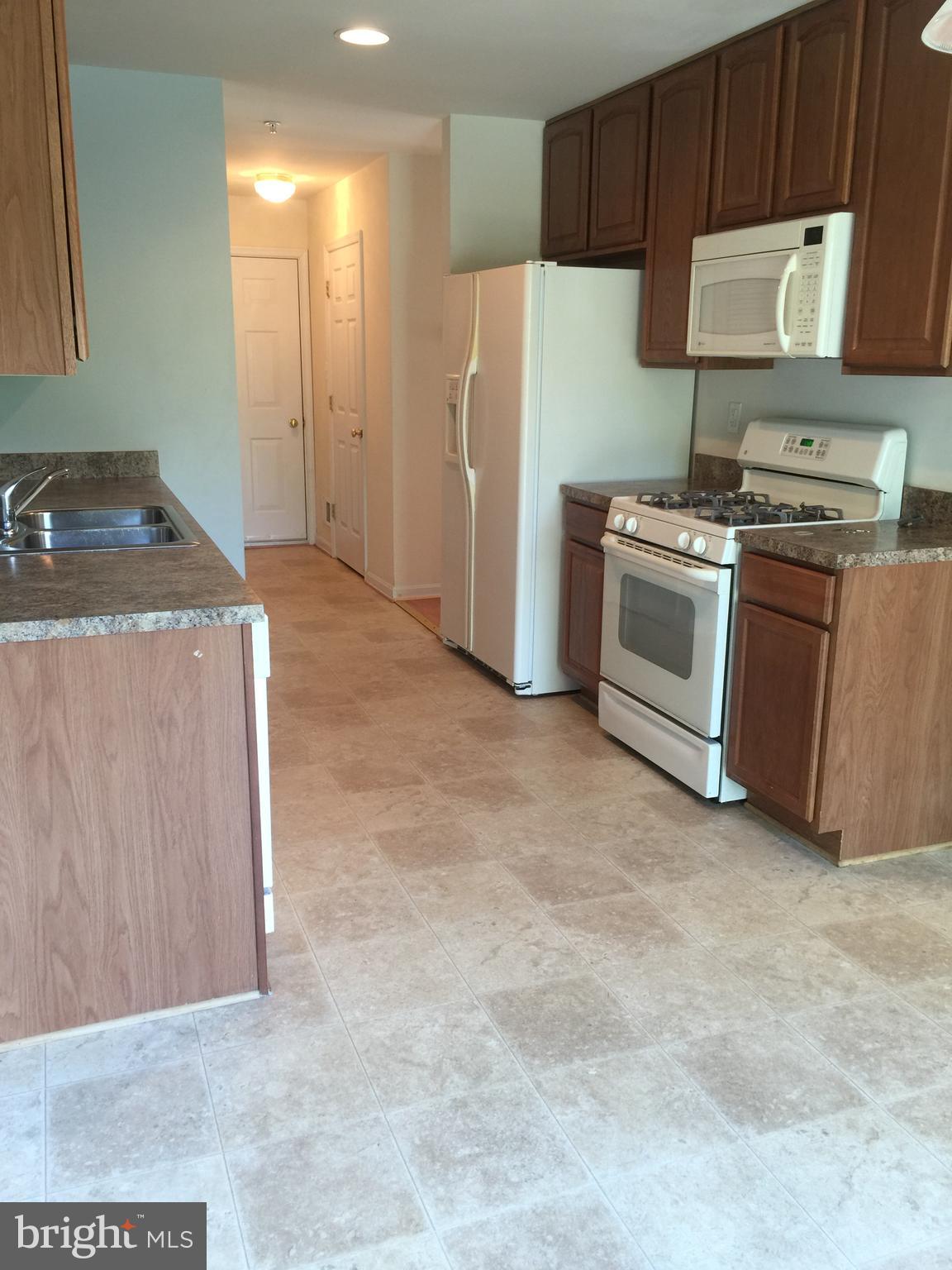 SEVEN OAKS - Residential Lease