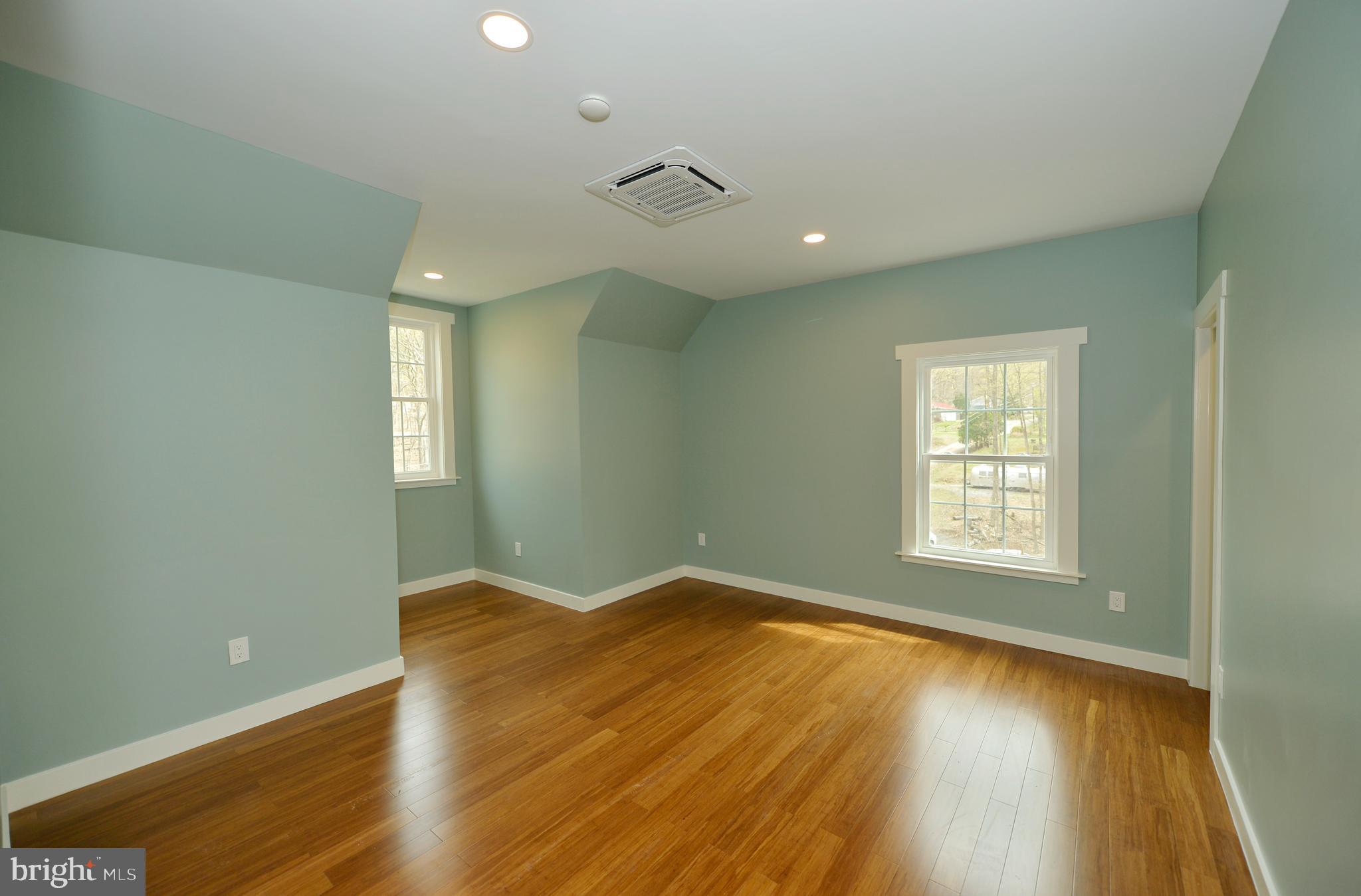 SHENANDOAH RETREAT - Residential