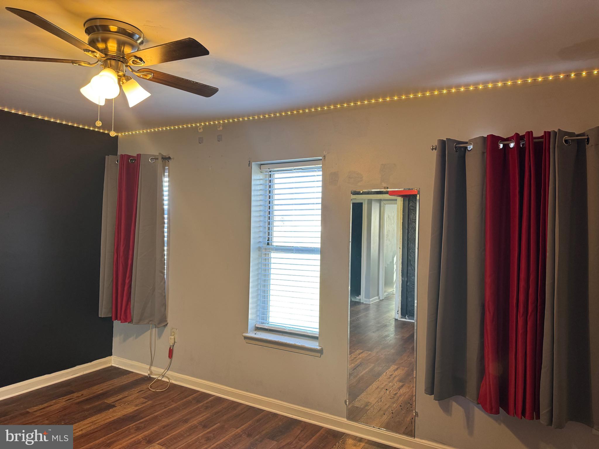 JOHNSTON SQUARE - Residential Lease