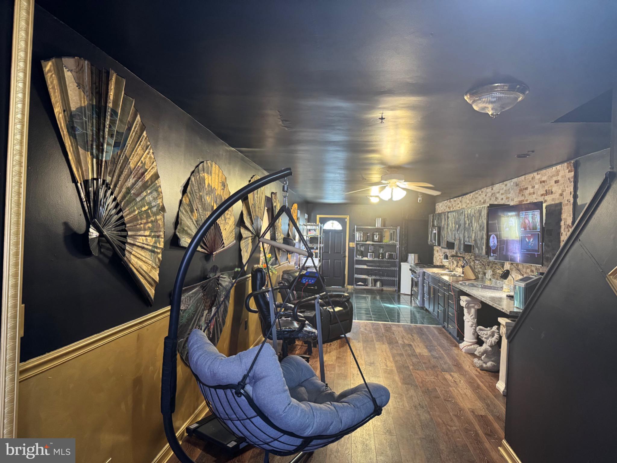 JOHNSTON SQUARE - Residential Lease