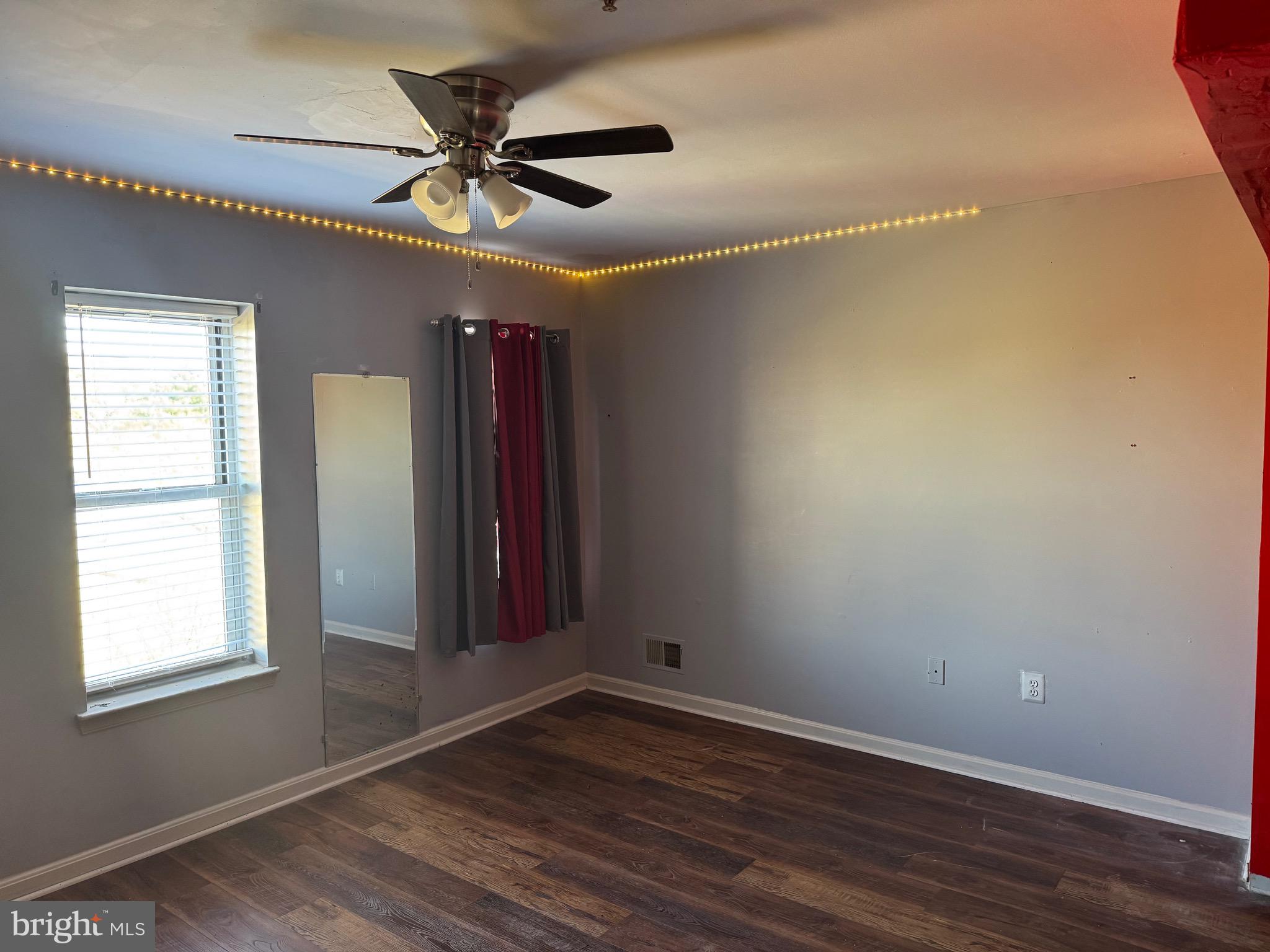 JOHNSTON SQUARE - Residential Lease