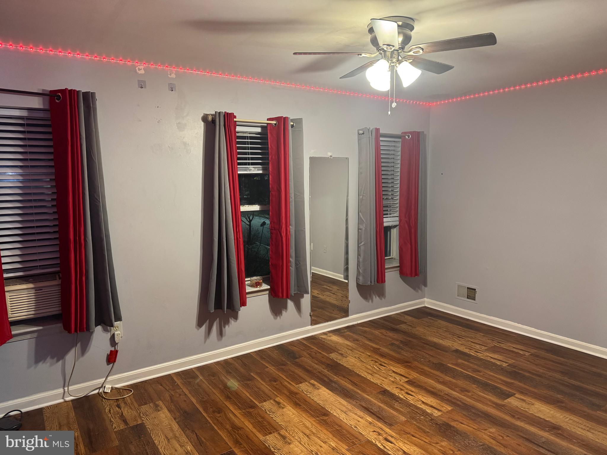 JOHNSTON SQUARE - Residential Lease