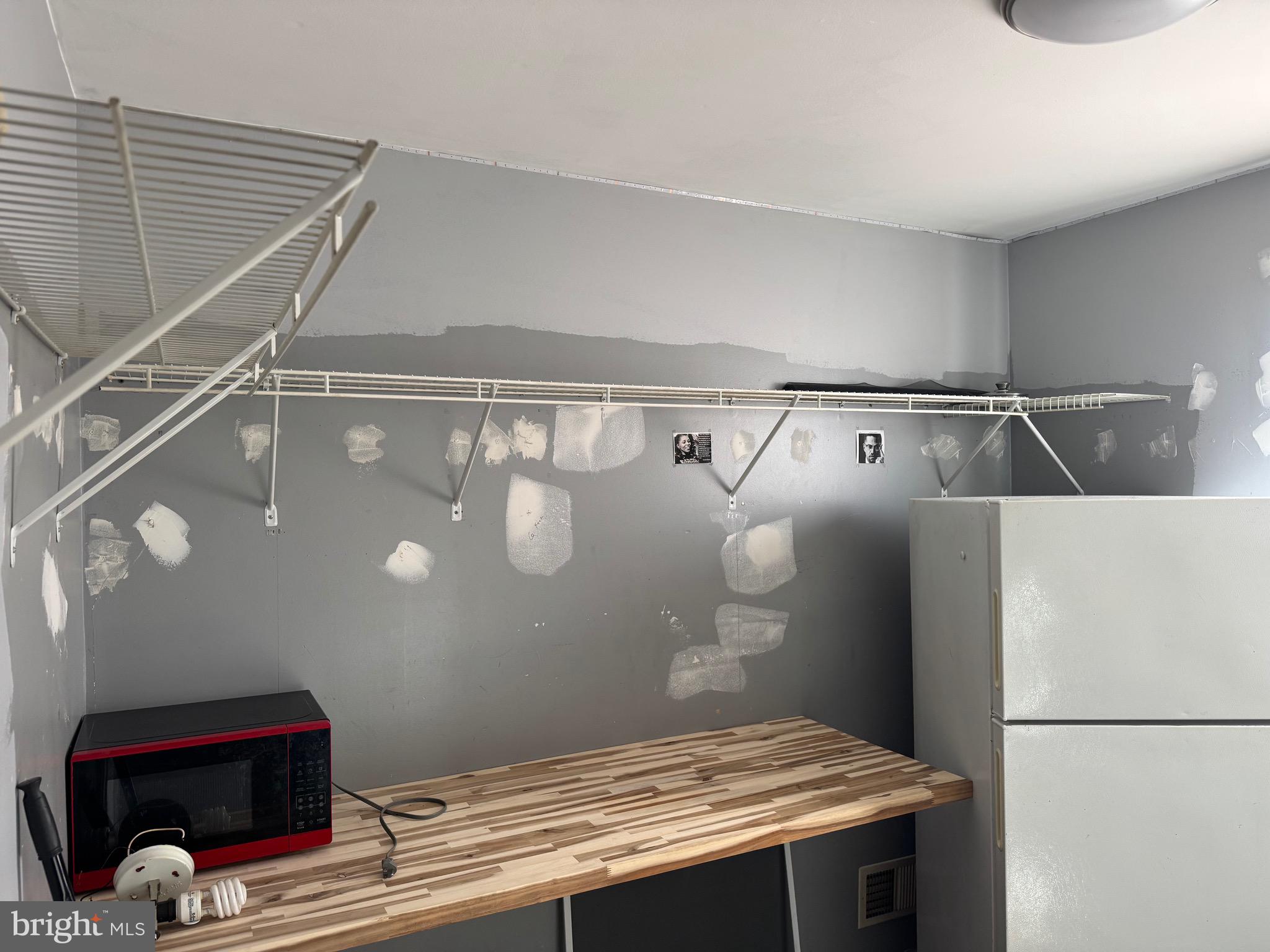 JOHNSTON SQUARE - Residential Lease