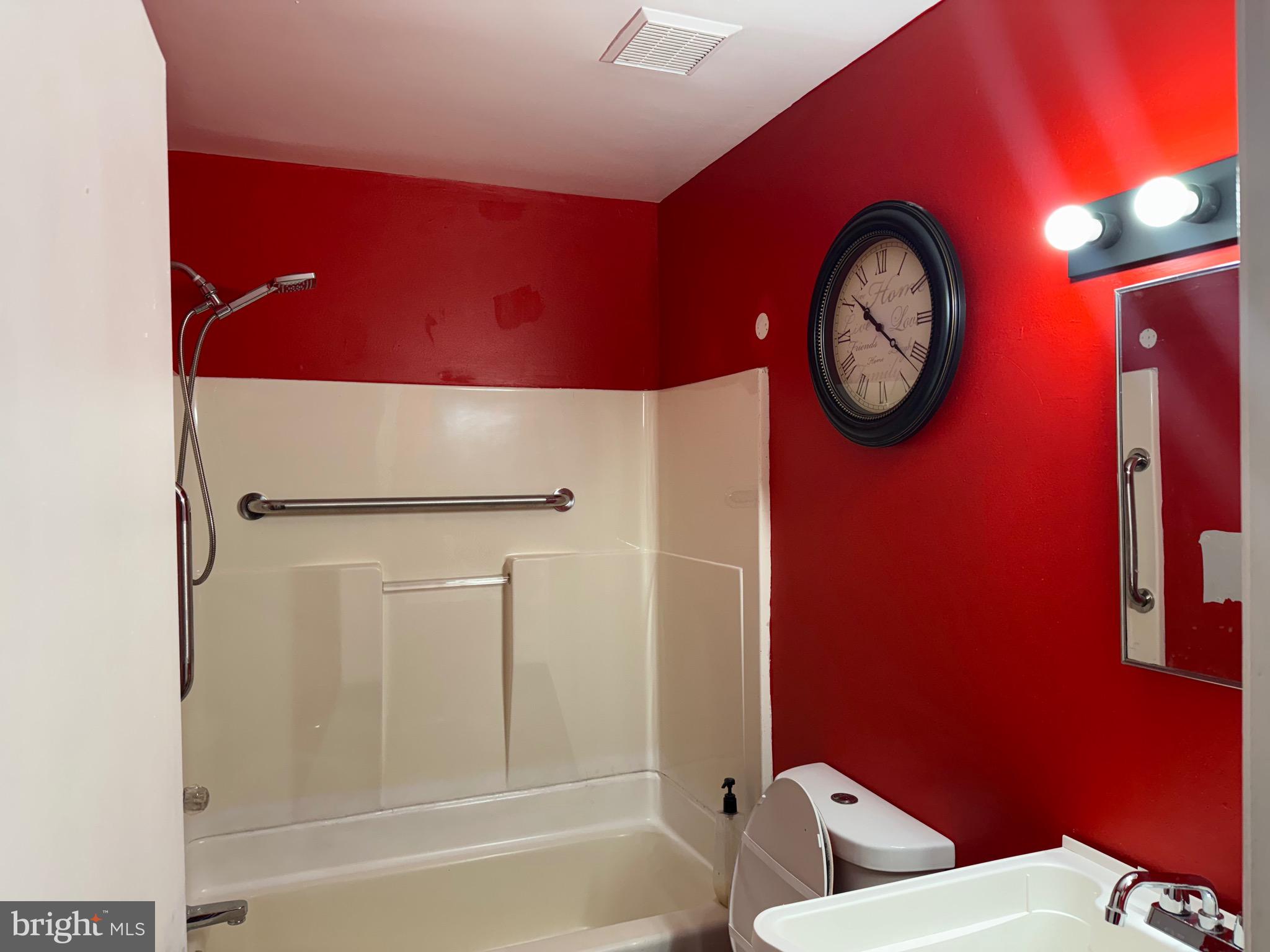 JOHNSTON SQUARE - Residential Lease