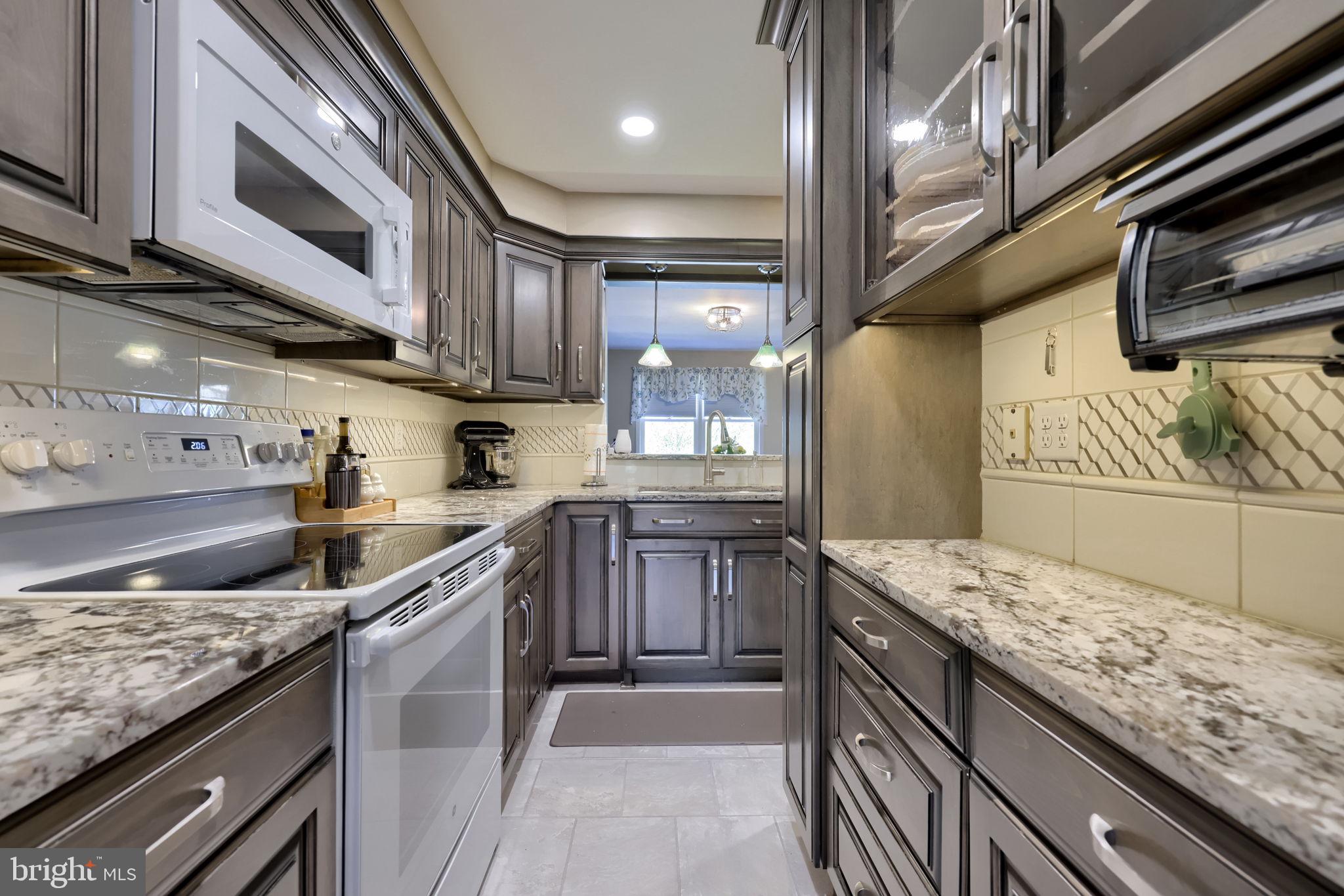 SUMMIT HILLS - Residential