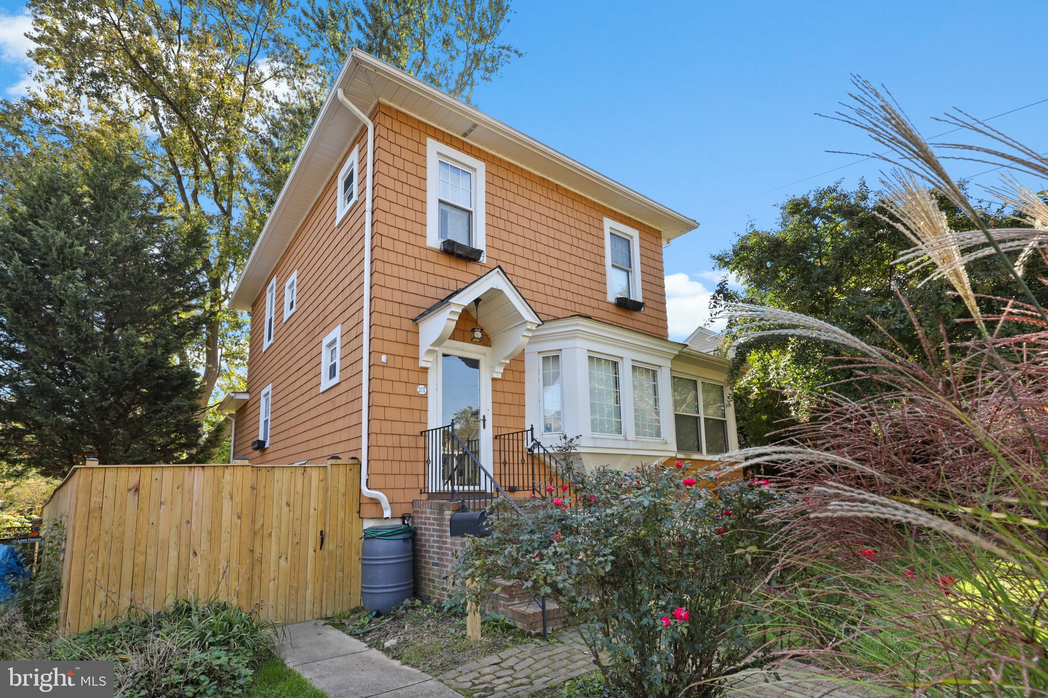 LAKE EVESHAM - Residential Lease