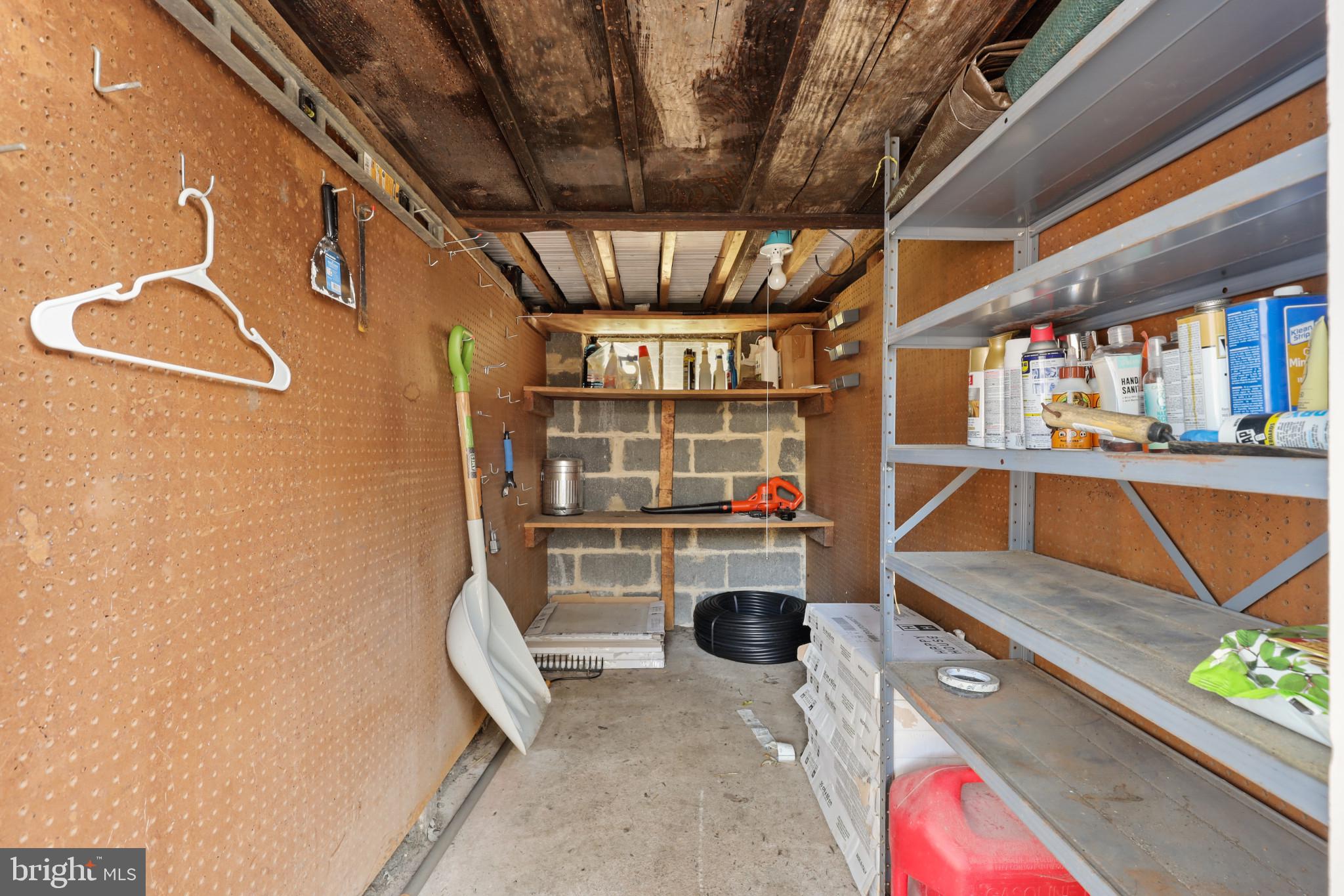 LAKE EVESHAM - Residential Lease