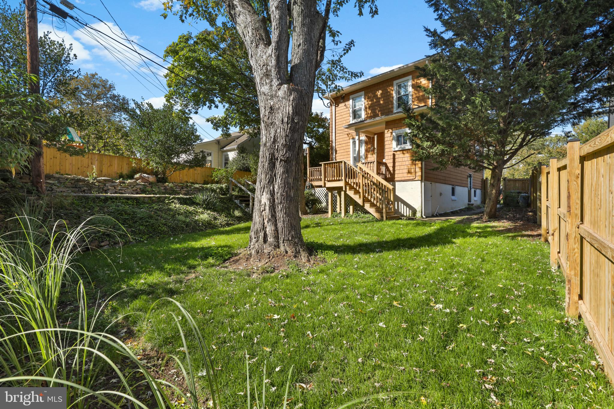 LAKE EVESHAM - Residential Lease