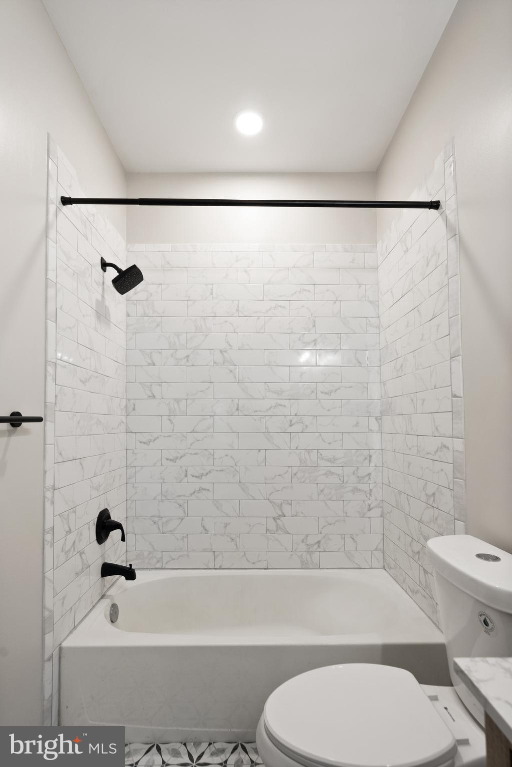 BARR HILL AT INVERNESS - Residential Lease