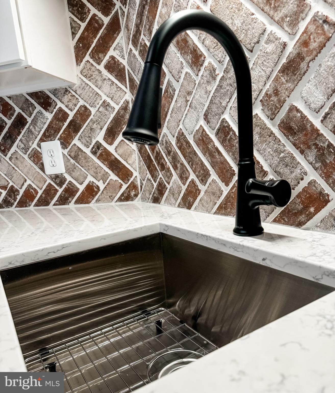 BARR HILL AT INVERNESS - Residential Lease