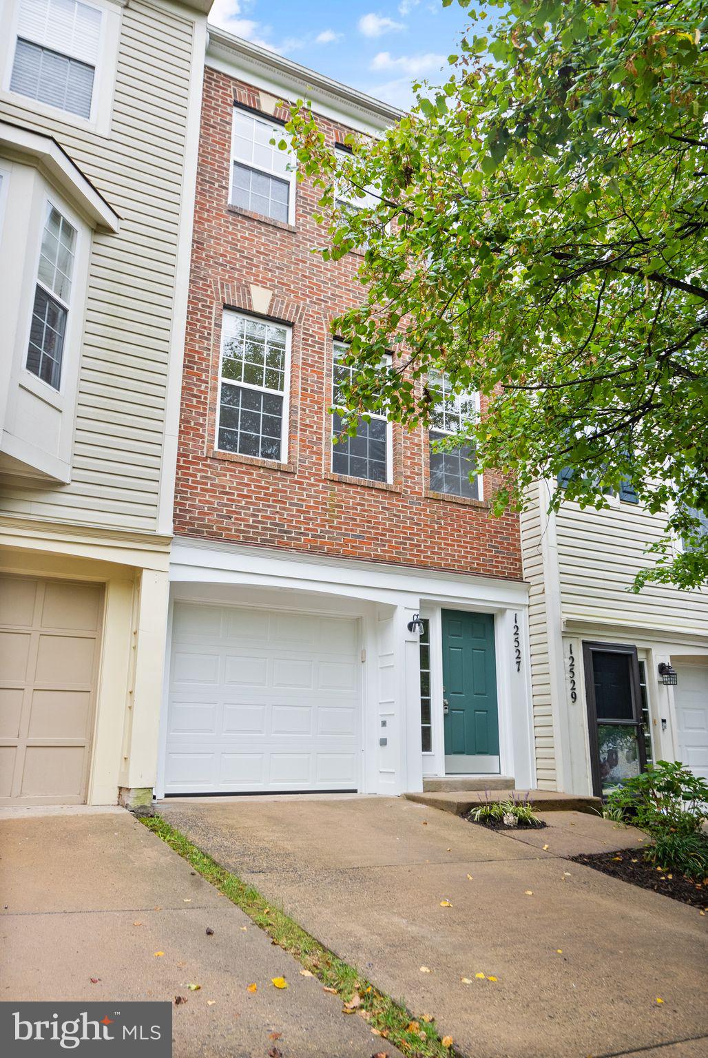 BARR HILL AT INVERNESS - Residential Lease