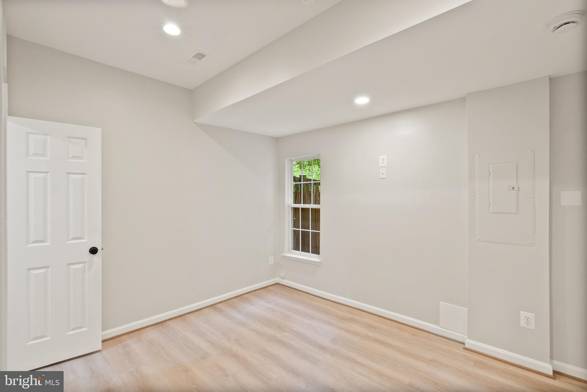 BARR HILL AT INVERNESS - Residential Lease