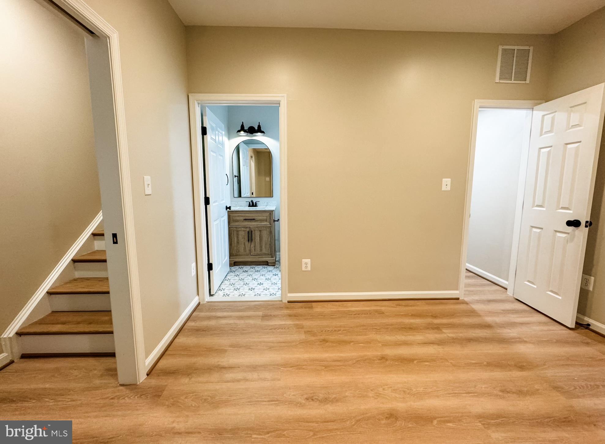 BARR HILL AT INVERNESS - Residential Lease