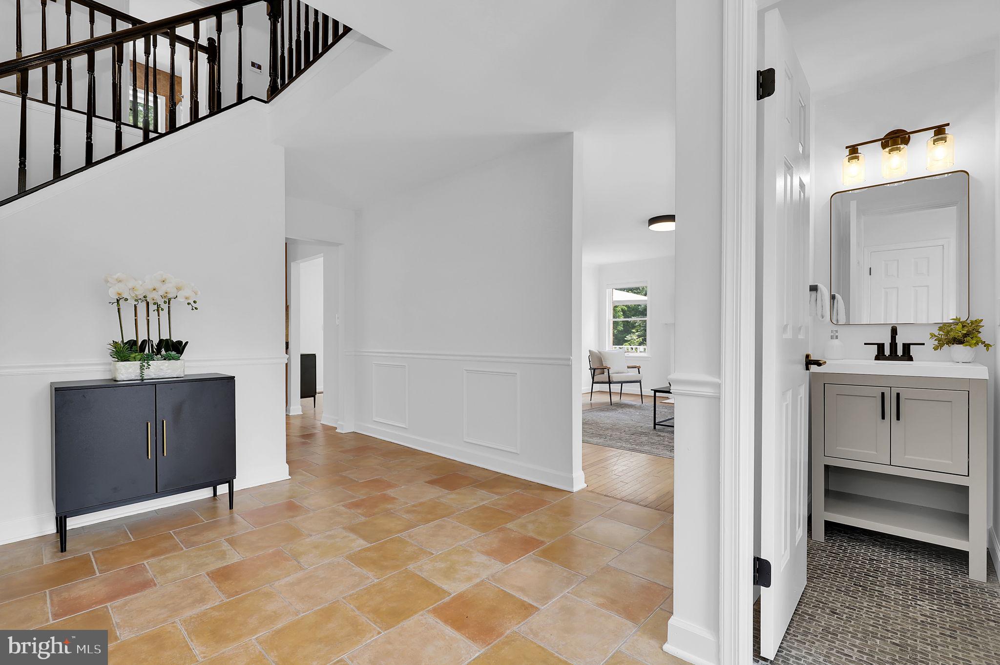 2725 WOODRIDGE COURT