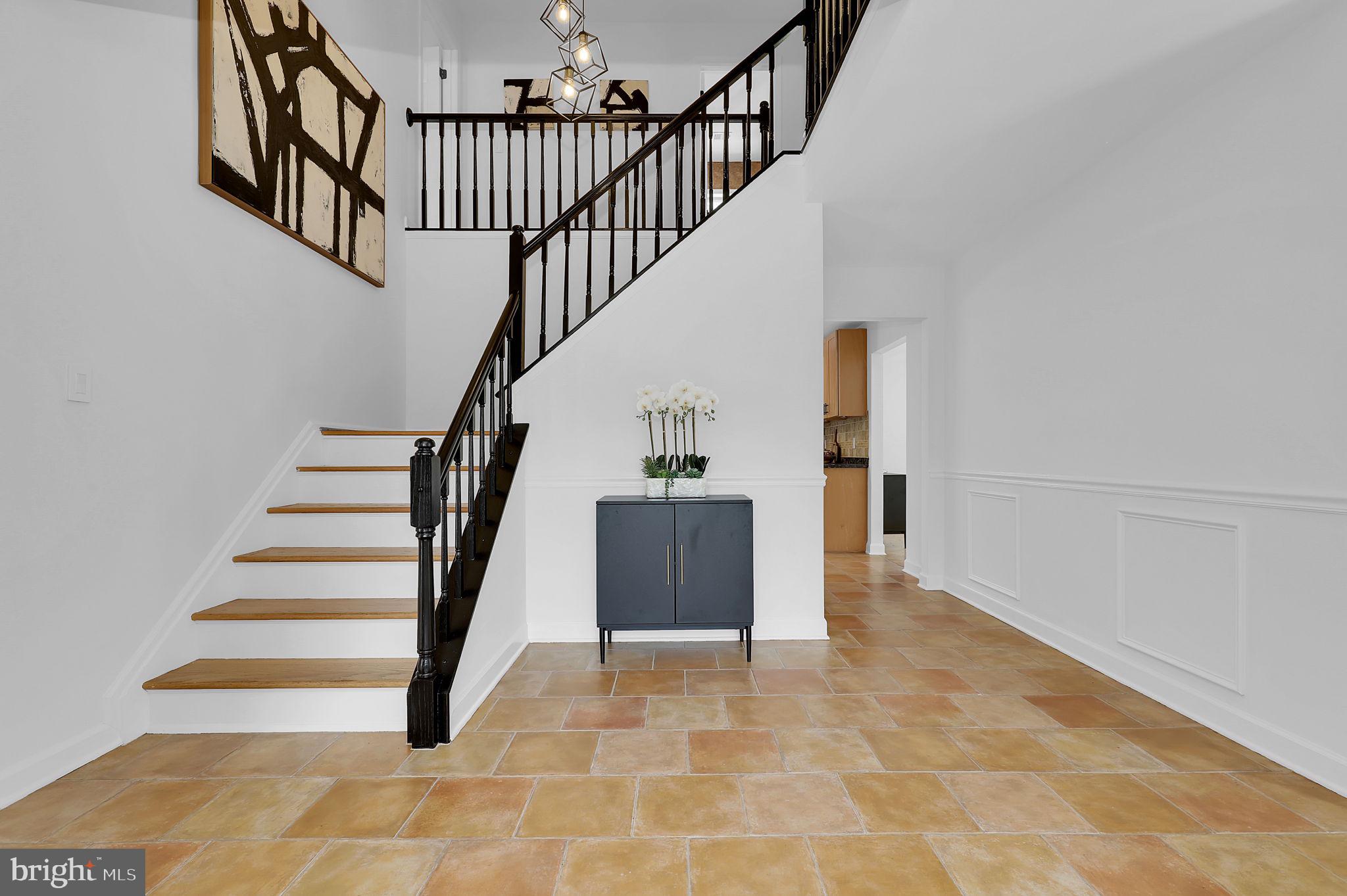 2725 WOODRIDGE COURT