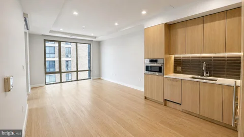 MLS: DCDC2259326