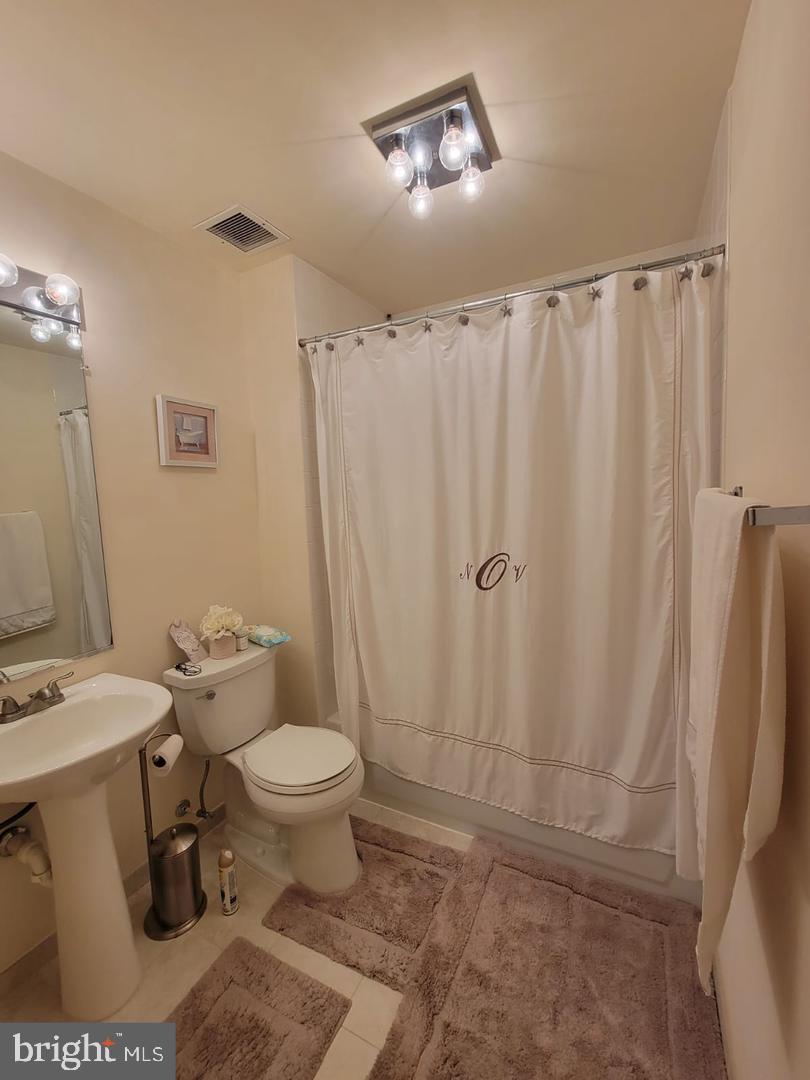 CARDINAL PLACE - Residential Lease