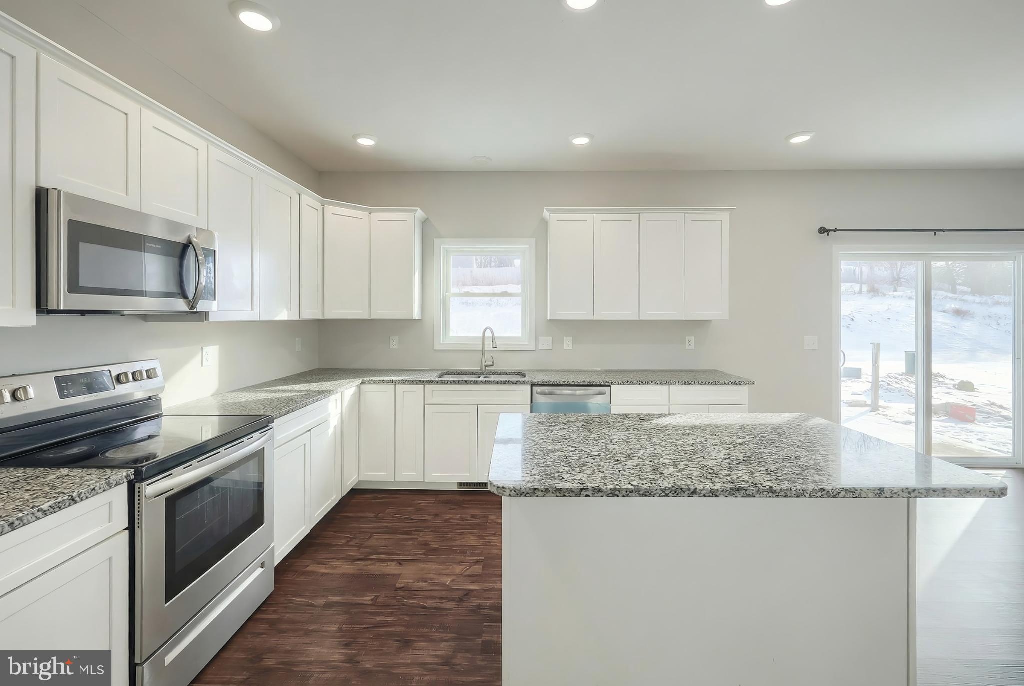 LEXINGTON ESTATES - Residential