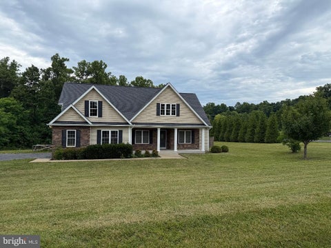 Homes For Sale - 425 Freezeland Loop Road<br/> LINDEN, VA 22642